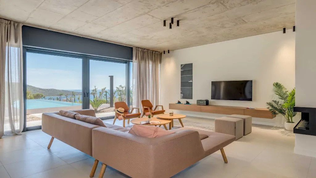 Villa for 8 Guests with Heated Pool in Primošten