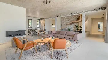 Villa for 8 Guests with Heated Pool in Primošten