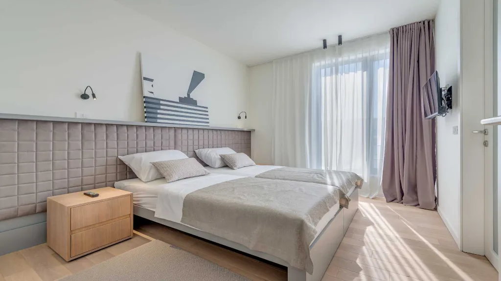 Villa for 8 Guests with Heated Pool in Primošten