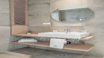 Villa for 8 Guests with Heated Pool in Primošten