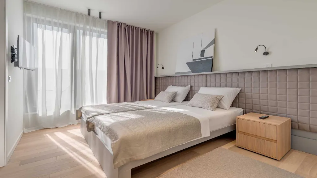 Villa for 8 Guests with Heated Pool in Primošten