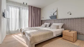 Villa for 8 Guests with Heated Pool in Primošten