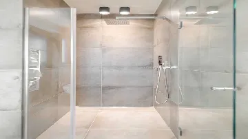 Villa for 8 Guests with Heated Pool in Primošten