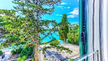 3-Bedroom Villa with Direct Beach Access in Hvar