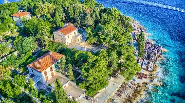 3-Bedroom Villa with Direct Beach Access in Hvar