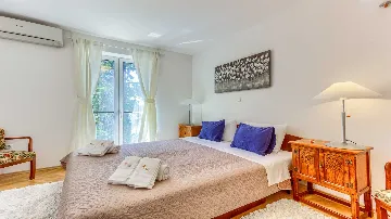 3-Bedroom Villa with Direct Beach Access in Hvar