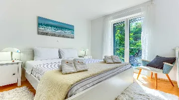 3-Bedroom Villa with Direct Beach Access in Hvar