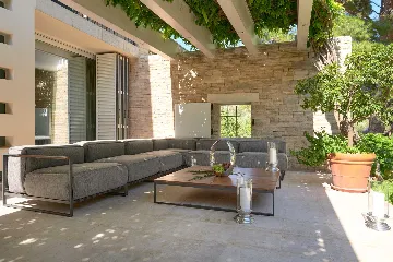 Villa in Bol for 16 Guests with Heated Pool