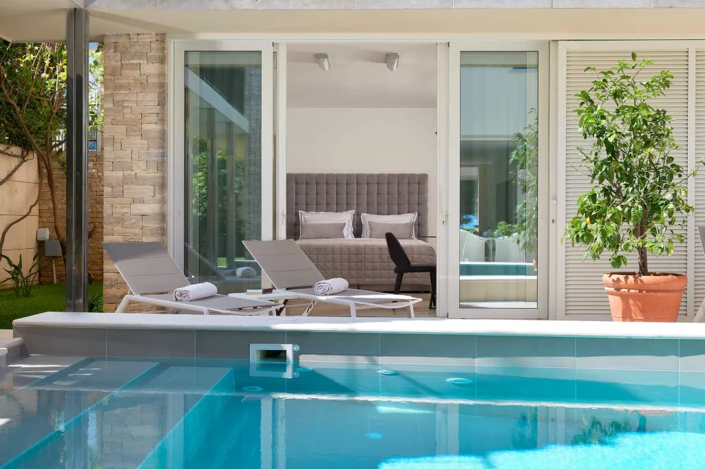 Villa in Bol for 16 Guests with Heated Pool