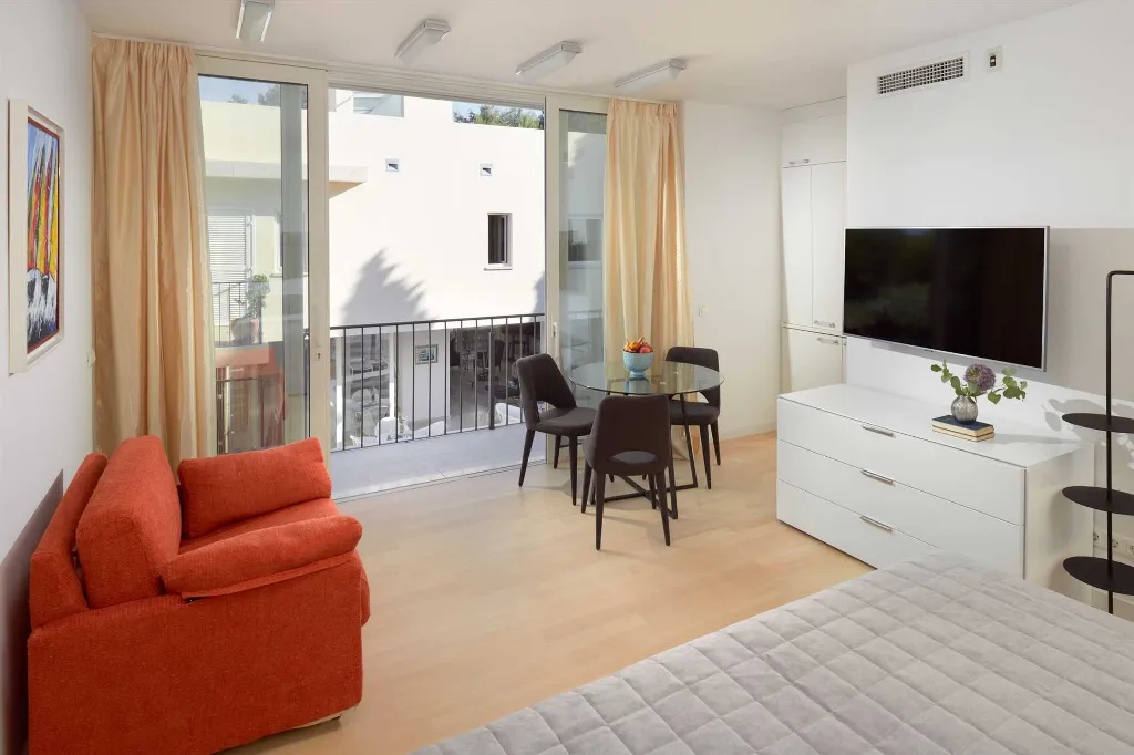 Villa in Bol for 16 Guests with Heated Pool
