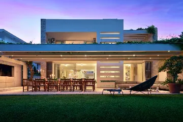 Villa in Bol for 16 Guests with Heated Pool