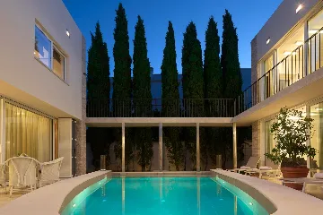 Villa in Bol for 16 Guests with Heated Pool