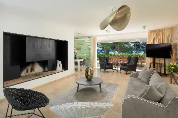 Villa in Bol for 16 Guests with Heated Pool