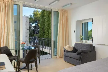 Villa in Bol for 16 Guests with Heated Pool