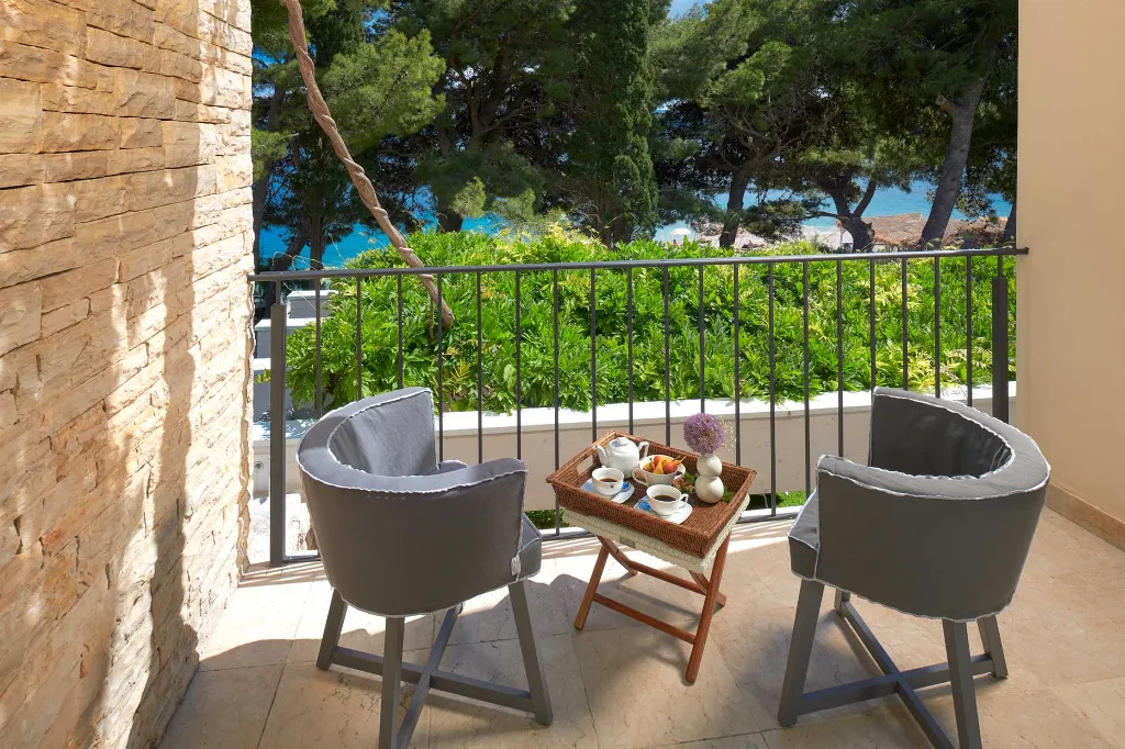 Villa in Bol for 16 Guests with Heated Pool