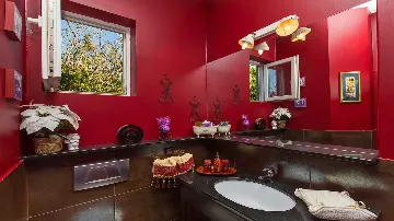 4-Bedroom Villa in Knežica for Up to 8 Guests