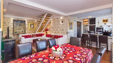 4-Bedroom Villa in Knežica for Up to 8 Guests