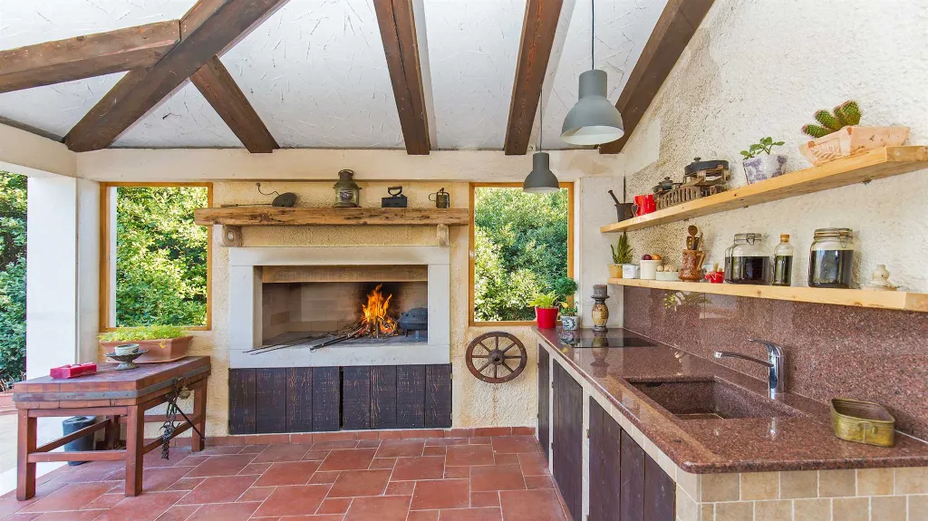 4-Bedroom Villa in Knežica for Up to 8 Guests