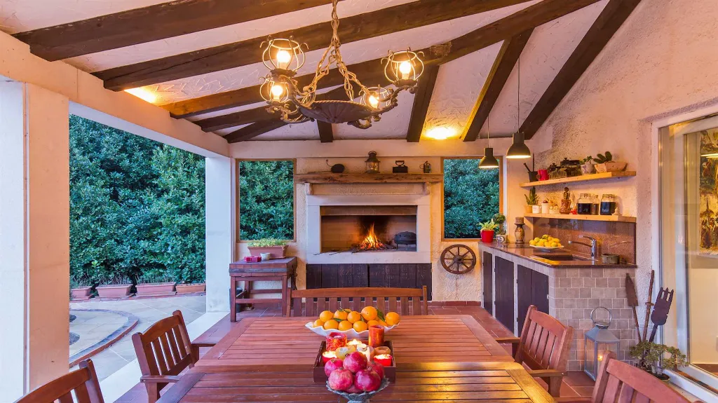 4-Bedroom Villa in Knežica for Up to 8 Guests