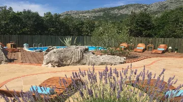 4-Bedroom Villa in Knežica for Up to 8 Guests