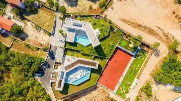 Villa in Zmijavci for up to 20 Guests