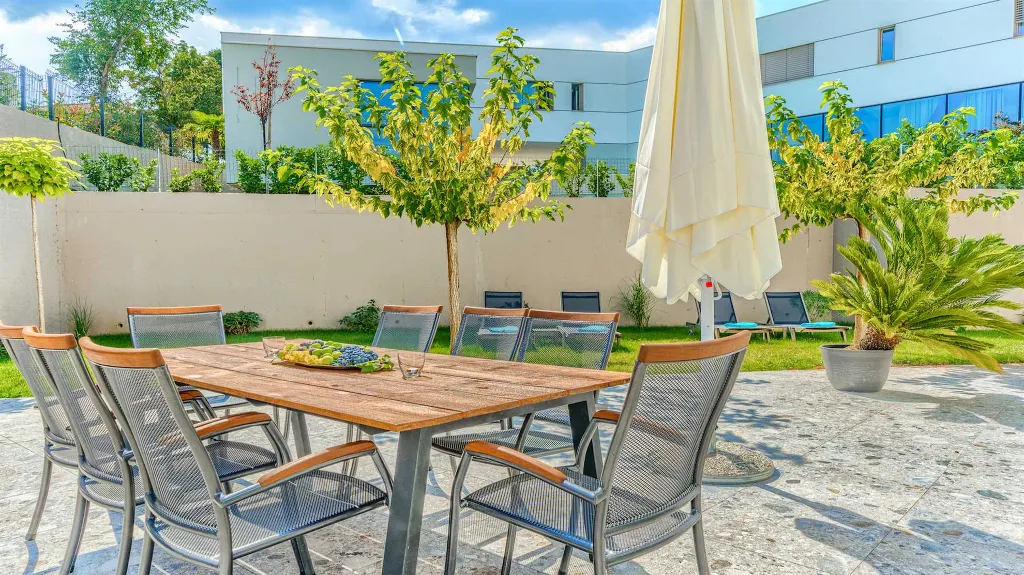 Villa in Zmijavci for up to 20 Guests