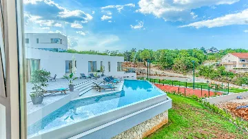 Villa in Zmijavci for up to 20 Guests