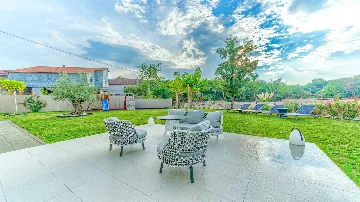 Villa in Zmijavci for up to 20 Guests