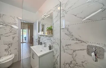 Vinišće Villa for 8 Guests with Heated Pool