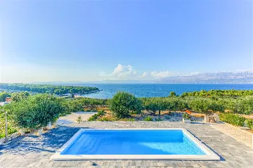 3-Bedroom Villa with Heated Pool in Supetar