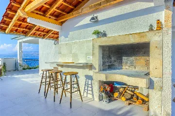 3-Bedroom Villa with Heated Pool in Supetar