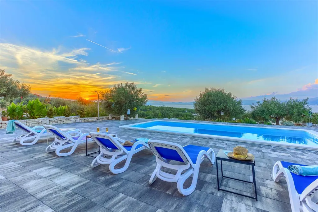 3-Bedroom Villa with Heated Pool in Supetar
