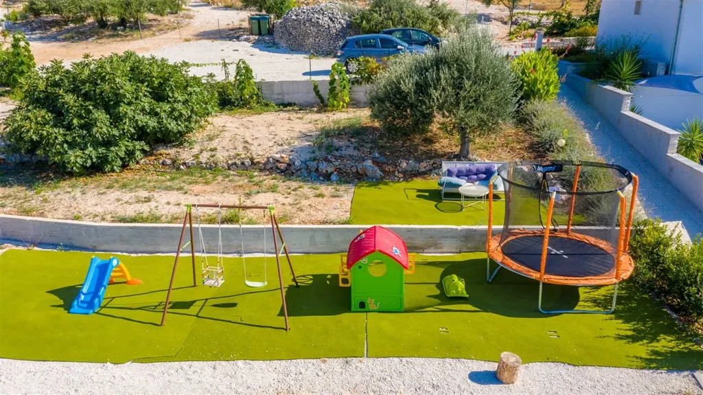 3-Bedroom Villa with Heated Pool in Supetar