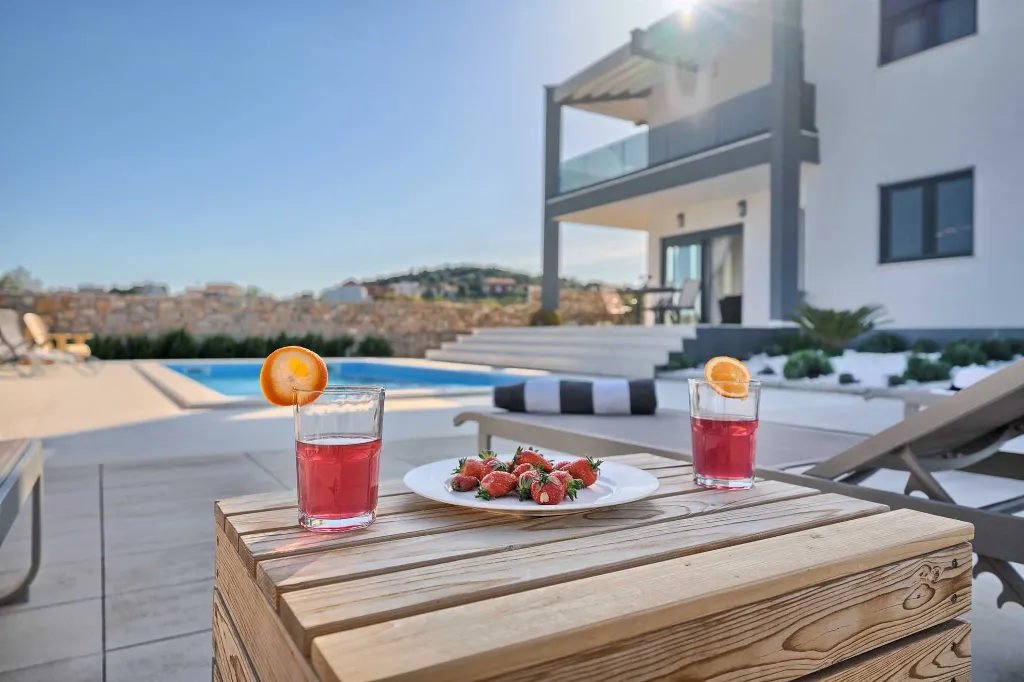 4-Bedroom Villa in Vodice with Pool & Jacuzzi