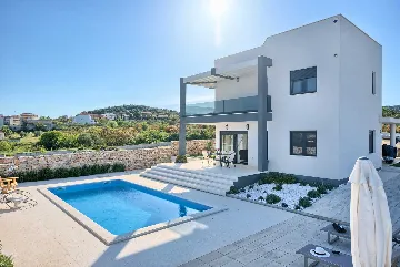 4-Bedroom Villa in Vodice with Pool & Jacuzzi
