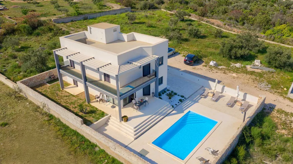 4-Bedroom Villa in Vodice with Pool & Jacuzzi