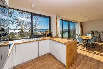 4-Bedroom Villa with Sea Views in Kaštel Lukšić