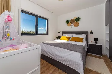 4-Bedroom Villa with Sea Views in Kaštel Lukšić