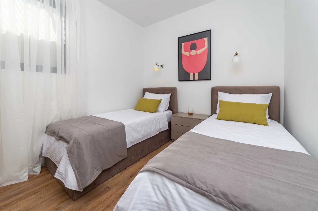 4-Bedroom Villa with Sea Views in Kaštel Lukšić