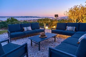 4-Bedroom Villa with Sea Views in Kaštel Lukšić