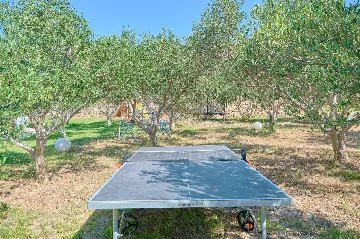 4-Bedroom Villa with Sea Views in Kaštel Lukšić