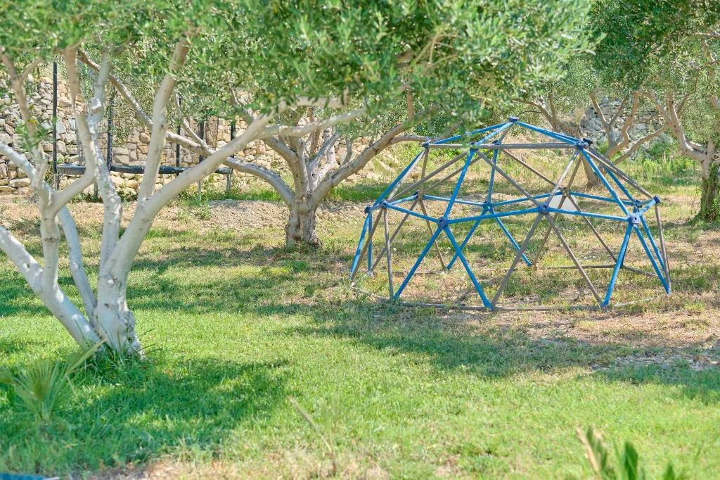 4-Bedroom Villa with Sea Views in Kaštel Lukšić
