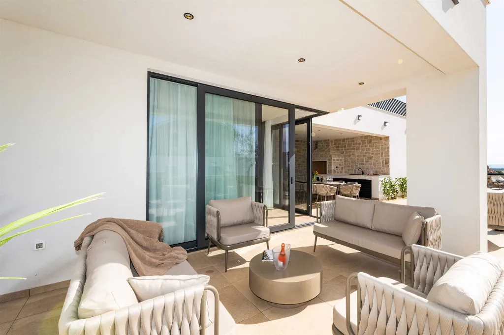8-Bedroom Villa in Vodice for Up to 20 Guests