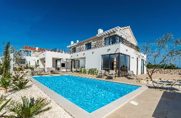 8-Bedroom Villa in Vodice for Up to 20 Guests