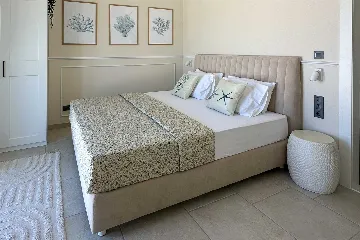 4-Bedroom Villa with Sea Views in Splitska