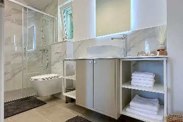 4-Bedroom Villa with Sea Views in Splitska