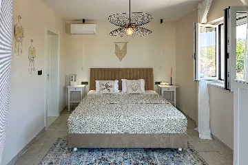 4-Bedroom Villa with Sea Views in Splitska