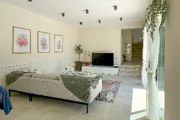 4-Bedroom Villa with Sea Views in Splitska