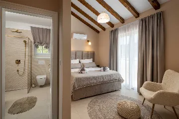 Rogoznica 4-Bedroom Villa with Heated Pool & Sea View