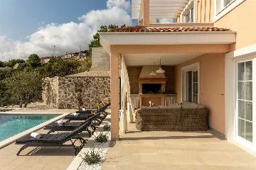 Rogoznica 4-Bedroom Villa with Heated Pool & Sea View